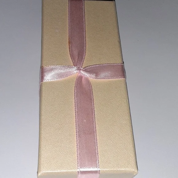 Avon Vintage Necklace & Earrings Silvertone Charms Butterflies, Round, Roses - Picture 4 of 5